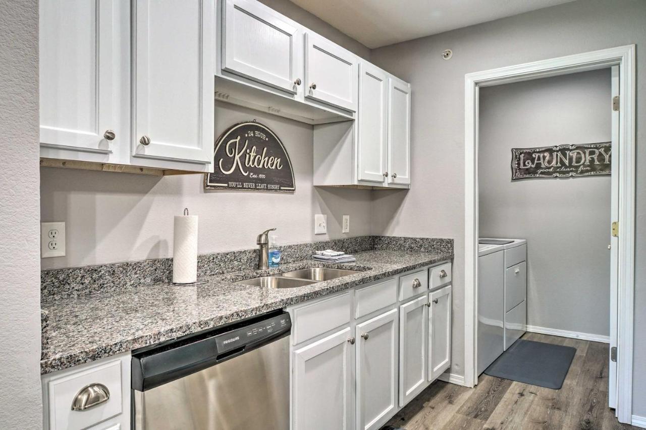 Cozy Condo With Pool Access, 5 Mi To Table Rock Lake Branson Buitenkant foto